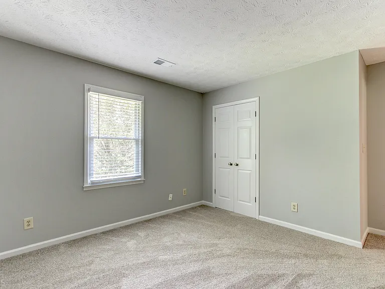 180 Fairfield Cir — Photo 29