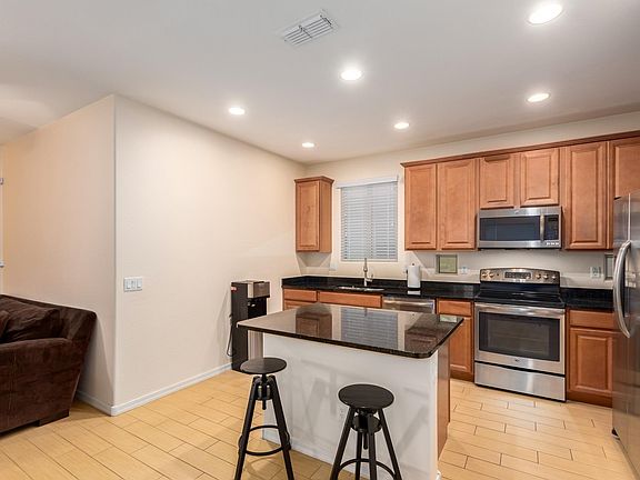 5th image of 2965 E Glenhaven Dr