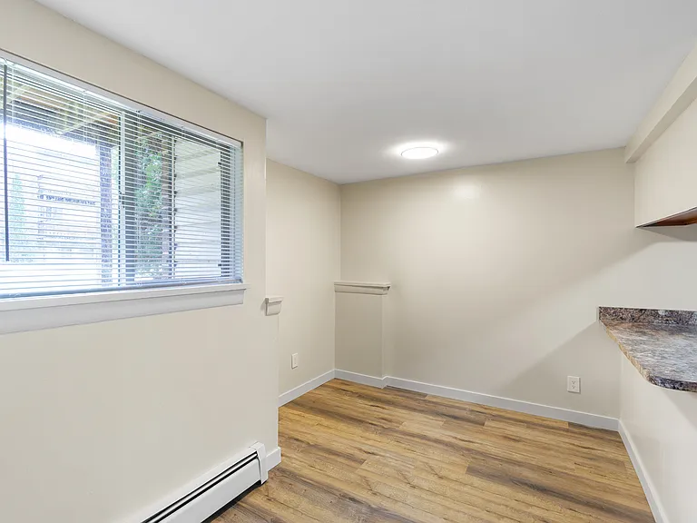 Clay Court Apartments — Photo 78