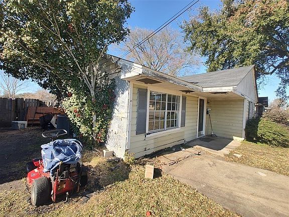 2nd image of 2114 7th St