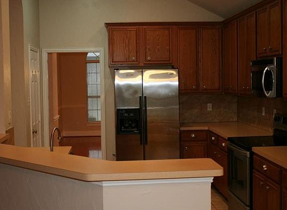 5th image of 755 Overland Dr