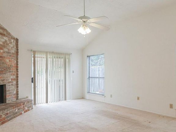 3rd image of 10802 Sashay Dr
