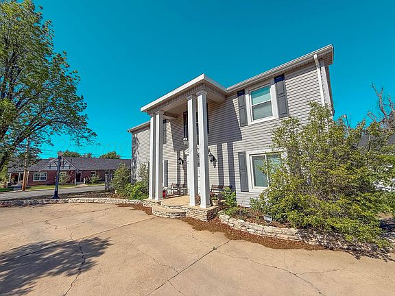 4th image of 1301 Mary Ellen St