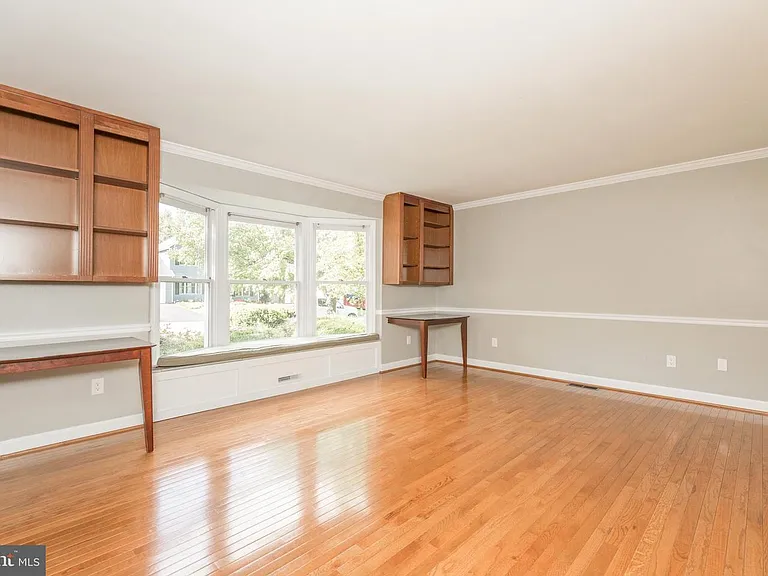 1950 Kathy Ct — Photo 4
