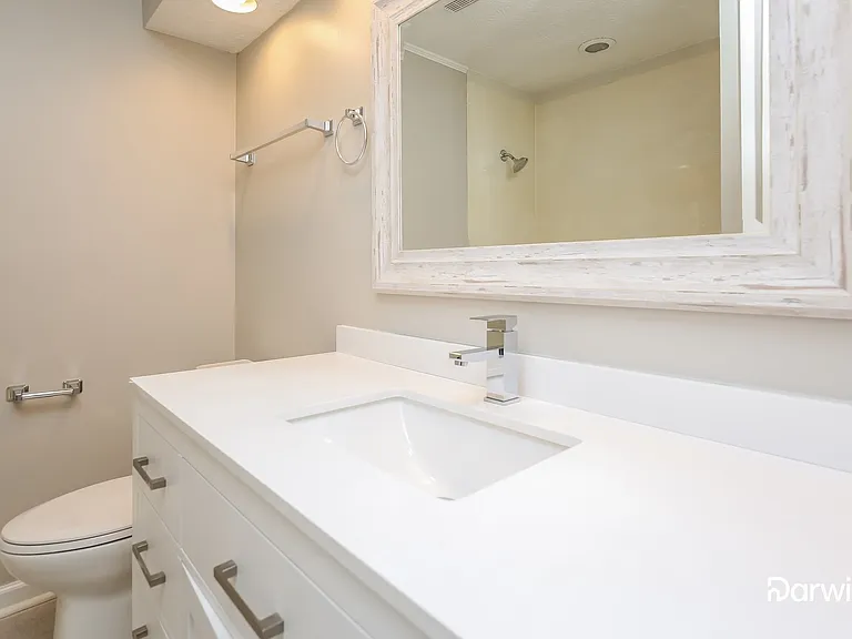 3901 Hanover Ct — Photo 8