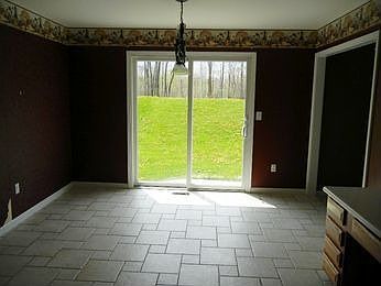 5th image of 1105 Emerald Ct