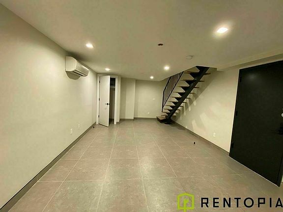 4th image of 90 Manhattan Ave #101