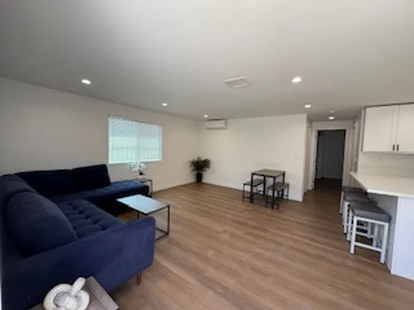 816 E. 87th Pl. - 816 3/4
