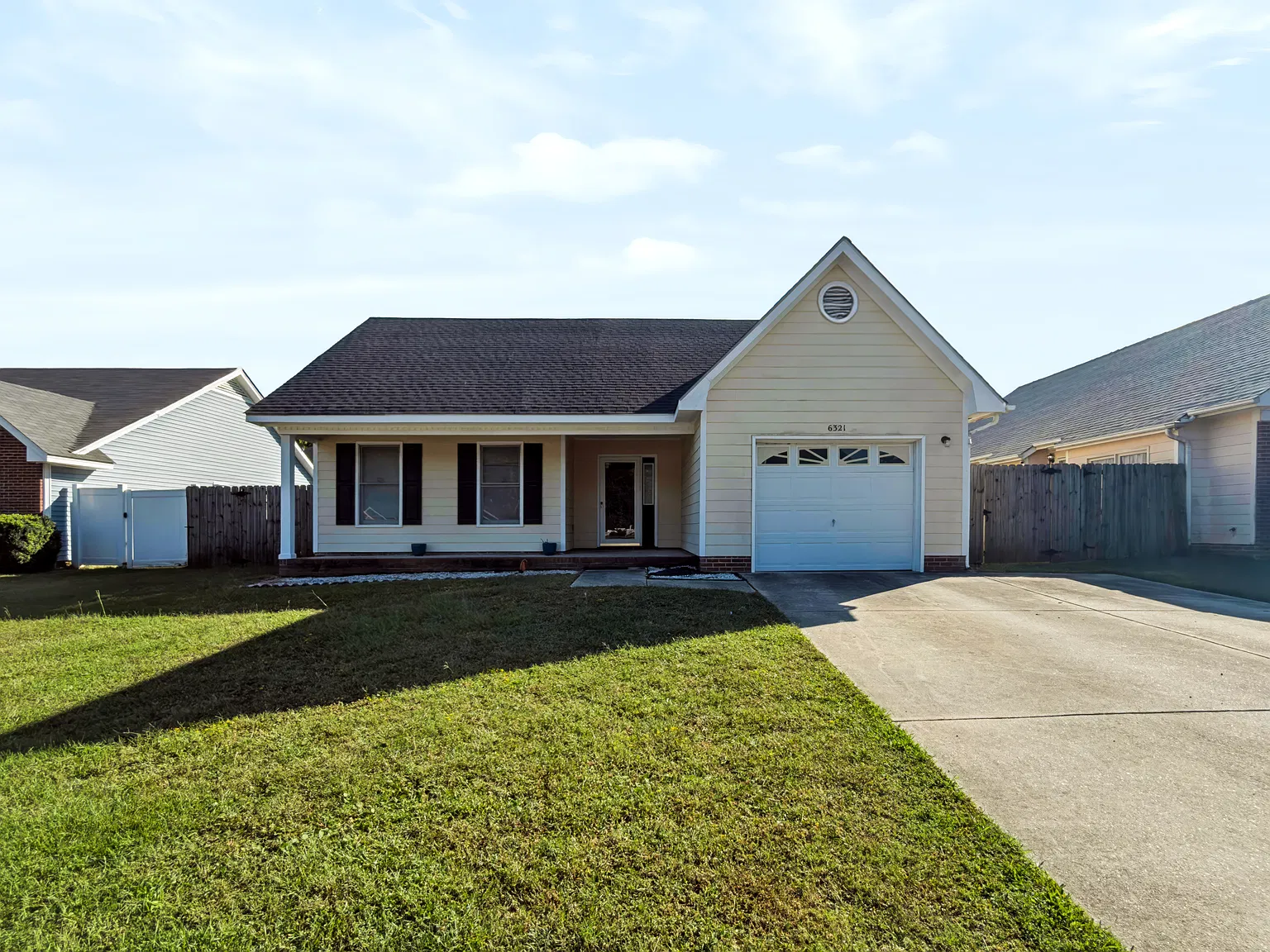 3 bed, 1188 sqft, $1,600 — Photo 1