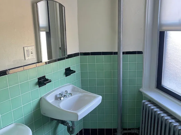 504 Beacon St #35 — Photo 8