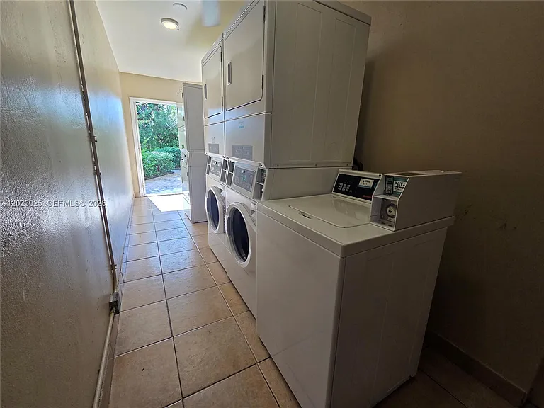 1423 Holly Heights Dr #4 — Photo 20