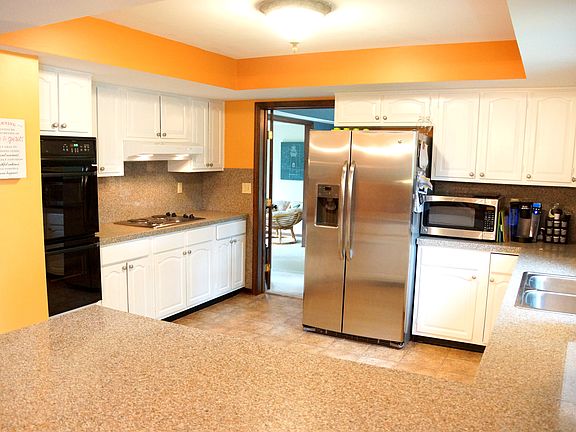 4th image of 1142 Cedar Creek Cir