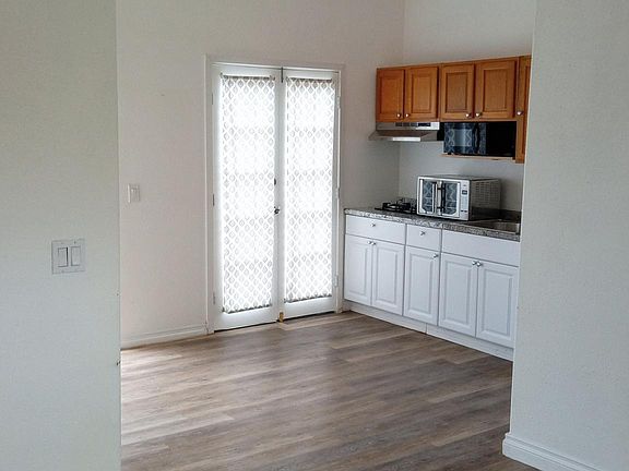 4th image of 5085 Conrad Ave