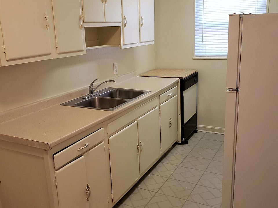 2nd image of 8311 Garland Ave APT 3