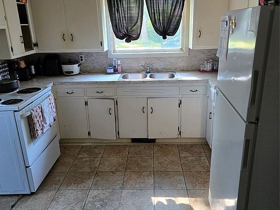 5th image of 701 3rd Street