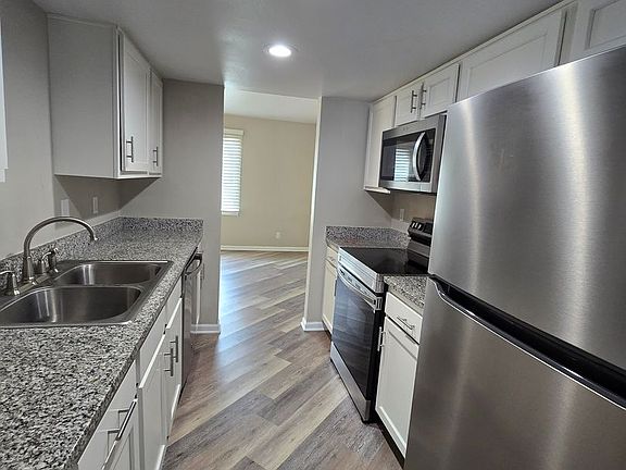 4th image of 3039 Jacqueline Ct APT 9