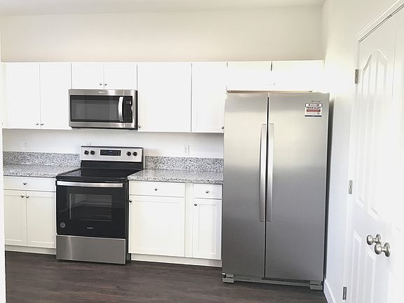 3rd image of 2070 Tivoli Ln