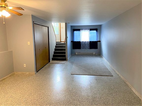 3rd image of 606 Tower Ln APT C