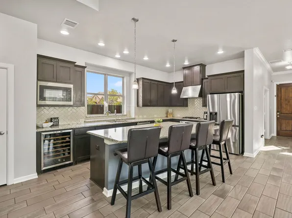 4208 Whispering Willow Way, Arlington, TX 76005