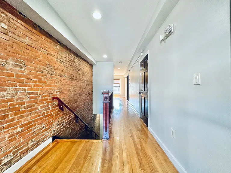831 Chapel St — Photo 19