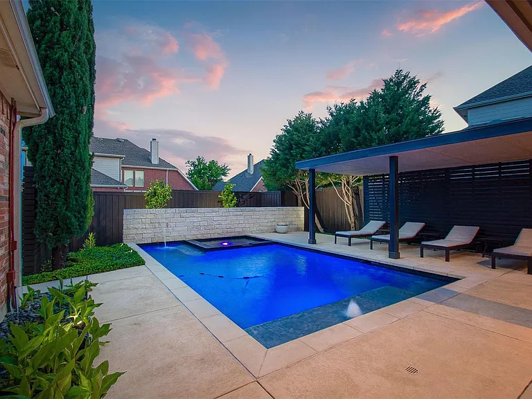 15171 Alstone Dr — Photo 2