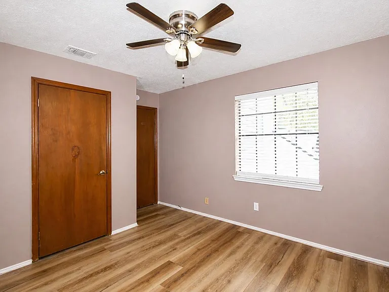 3515 Woodmere Ln — Photo 13