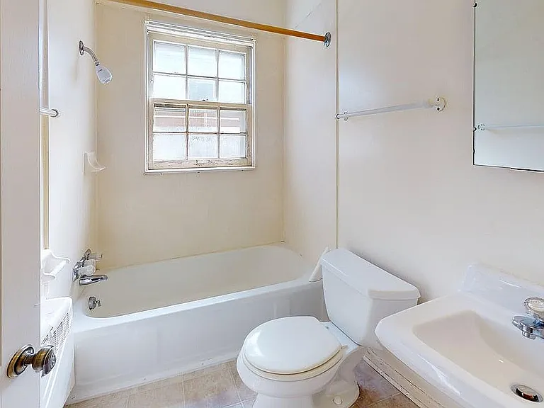2217 University Ave — Photo 10