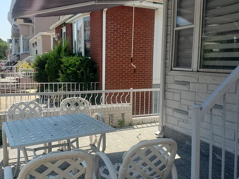 126 Bay 8th St — Photo 7