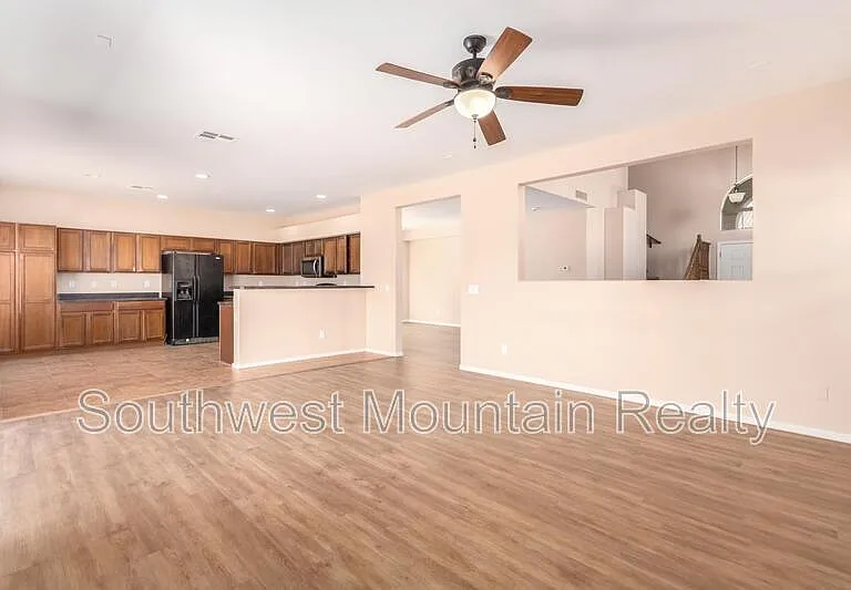 41261 W Laramie Rd — Photo 11