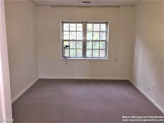 landlord_unit_photo_49053996_2