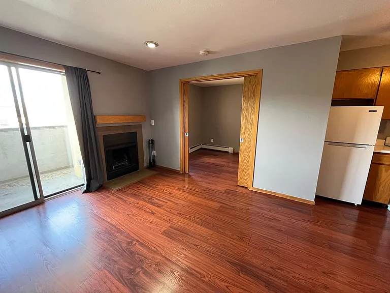2711 Mapleton Ave #15 — Photo 4