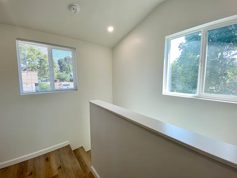 423 Saratoga St — Photo 11