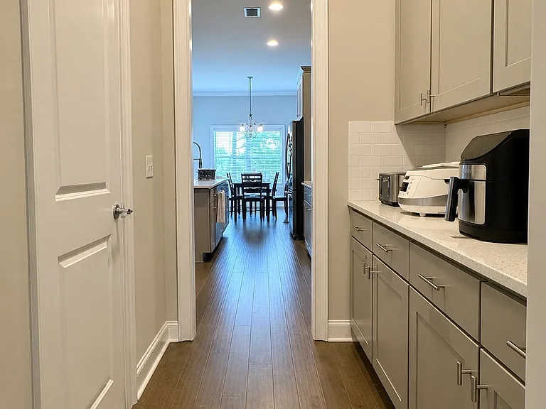 8555 Melbourne Way — Photo 4