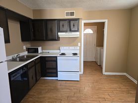 9201 E 54th Ter