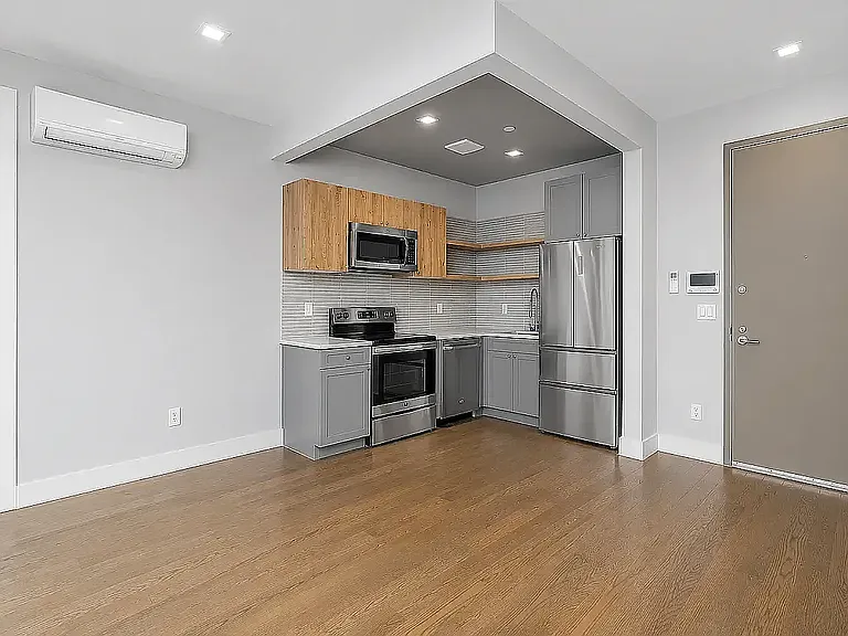 486 Harman St #2I — Photo 6