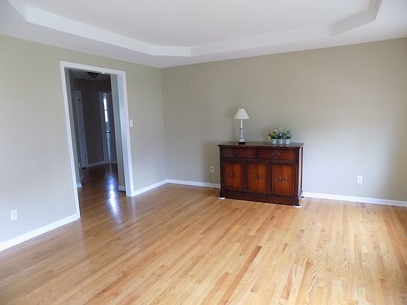 4th image of 825 Kimberly Ln