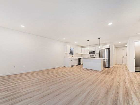 4th image of 113 Iris Ct