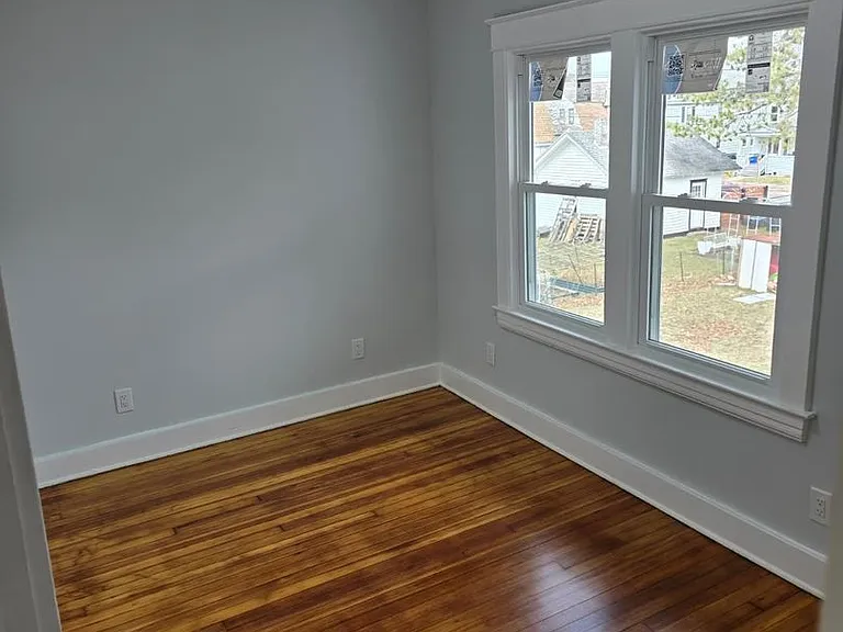 1807 Riverview Dr — Photo 8