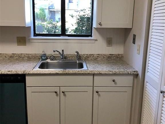 2nd image of 288 Heathersett Dr