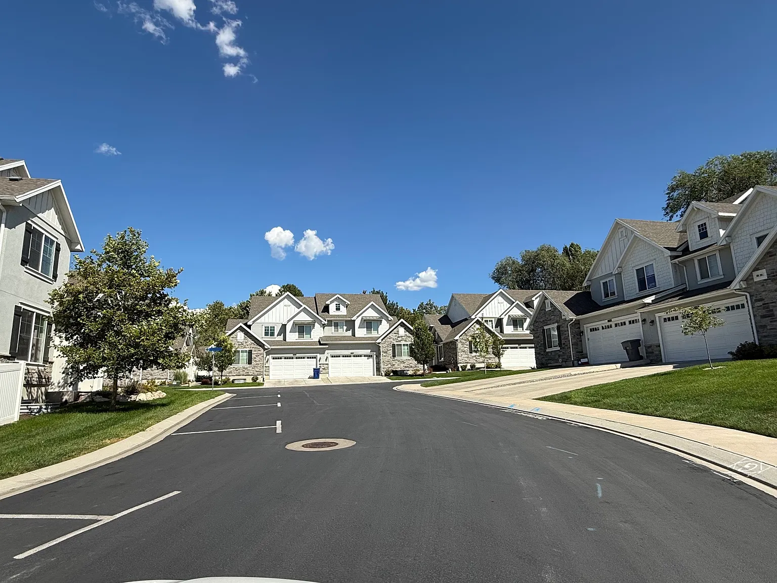 4 bed, 3.5 bath, 3536 sqft, $3,500 — Photo 3