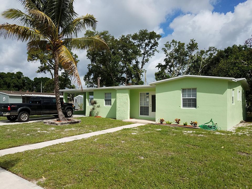1st image of 171 SE Serenata Ct