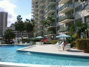 2nd image of 1408 SE Bayshore Dr APT 106