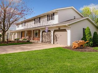 192 E Heatherwood Dr, Barberton, OH