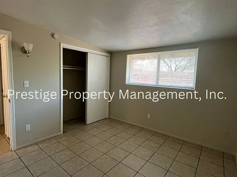 2302-2312 N Ralph Ave — Photo 35