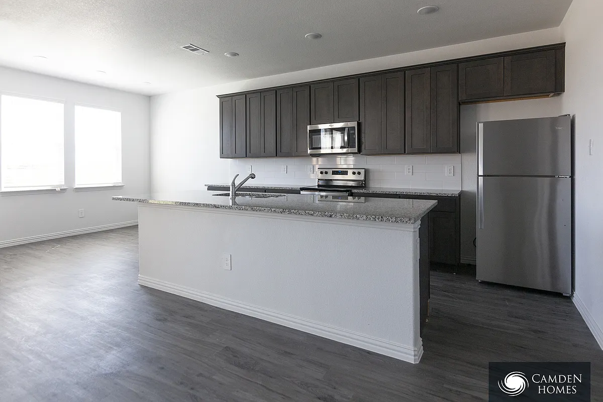 Building Photo - 235 Village Dr
