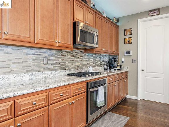 4th image of 3033 Aldrich St