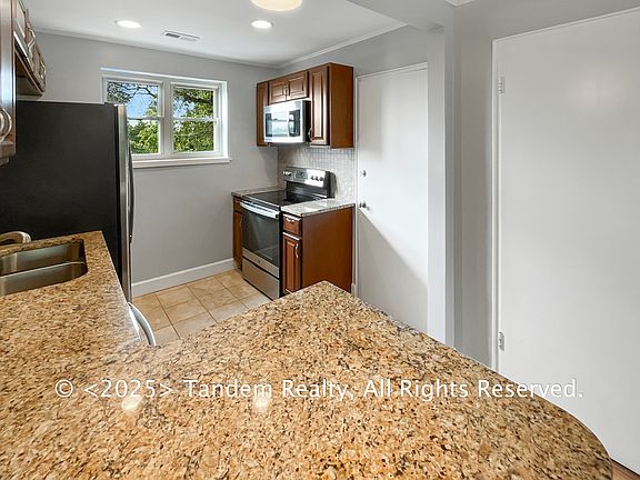 2901 Blair Blvd # B2 (4)_09182025
