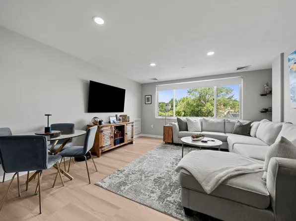30 Chelsea St APT 501, Everett, MA 02149