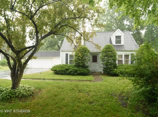 2418 N Pine Ave, Arlington Heights, IL 60004