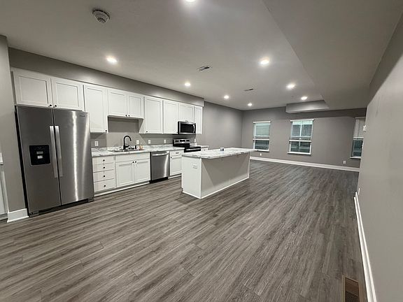 5th image of 2001 Franklin St APT 5